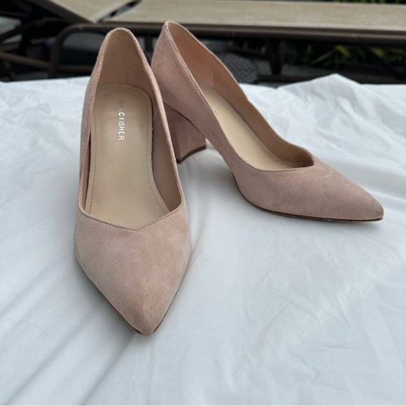 Marc Fisher Caitlin suede blush pink block heel, pointy toe pump - Picture 7 of 17